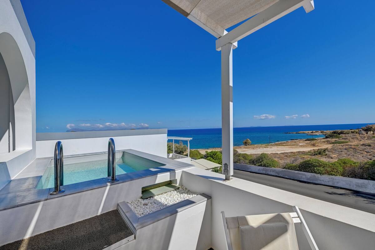 1 bedroom, premium bedding, in-room safe, individually decorated