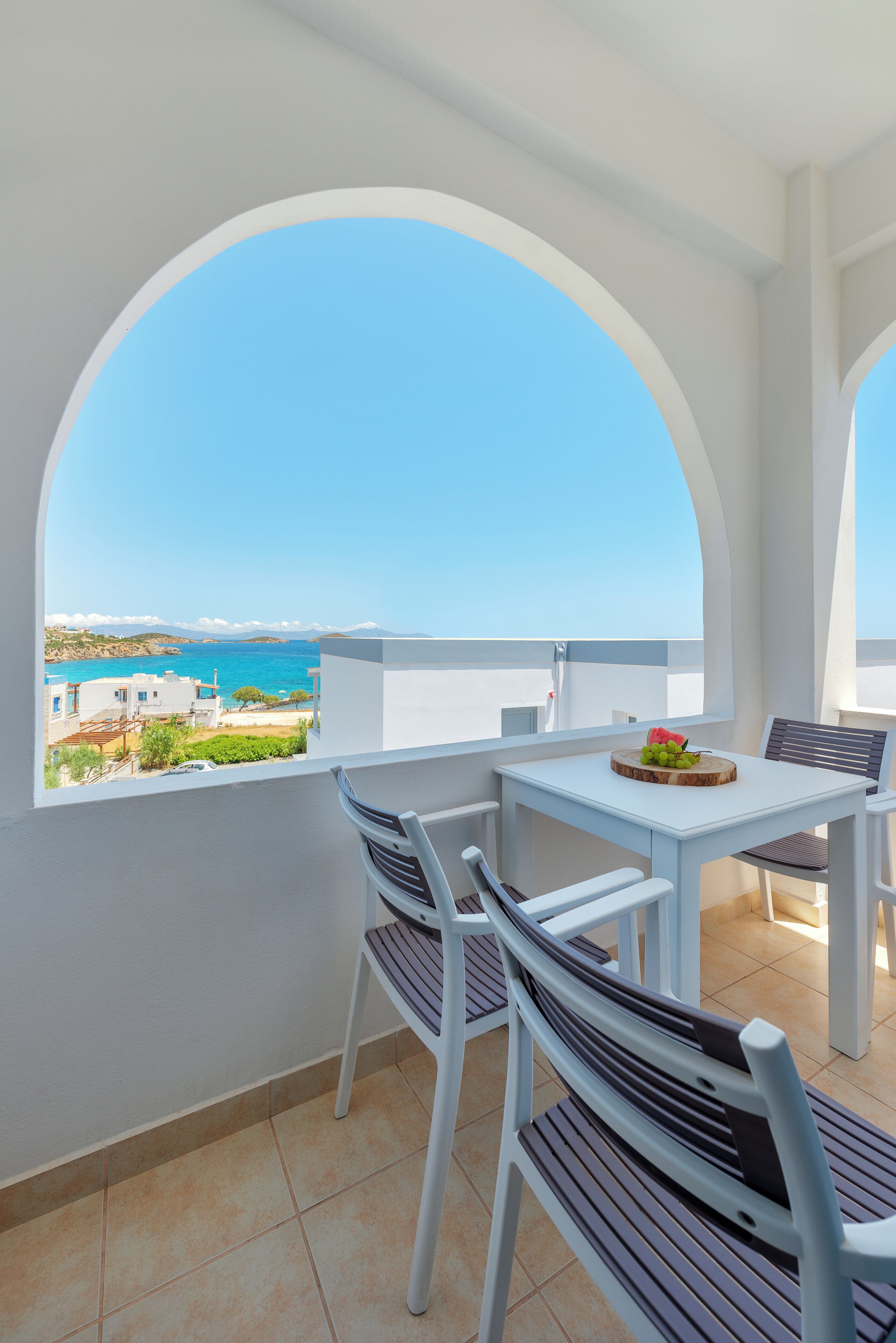 Deluxe Sea View Suite | Premium bedding, in-room safe, individually decorated