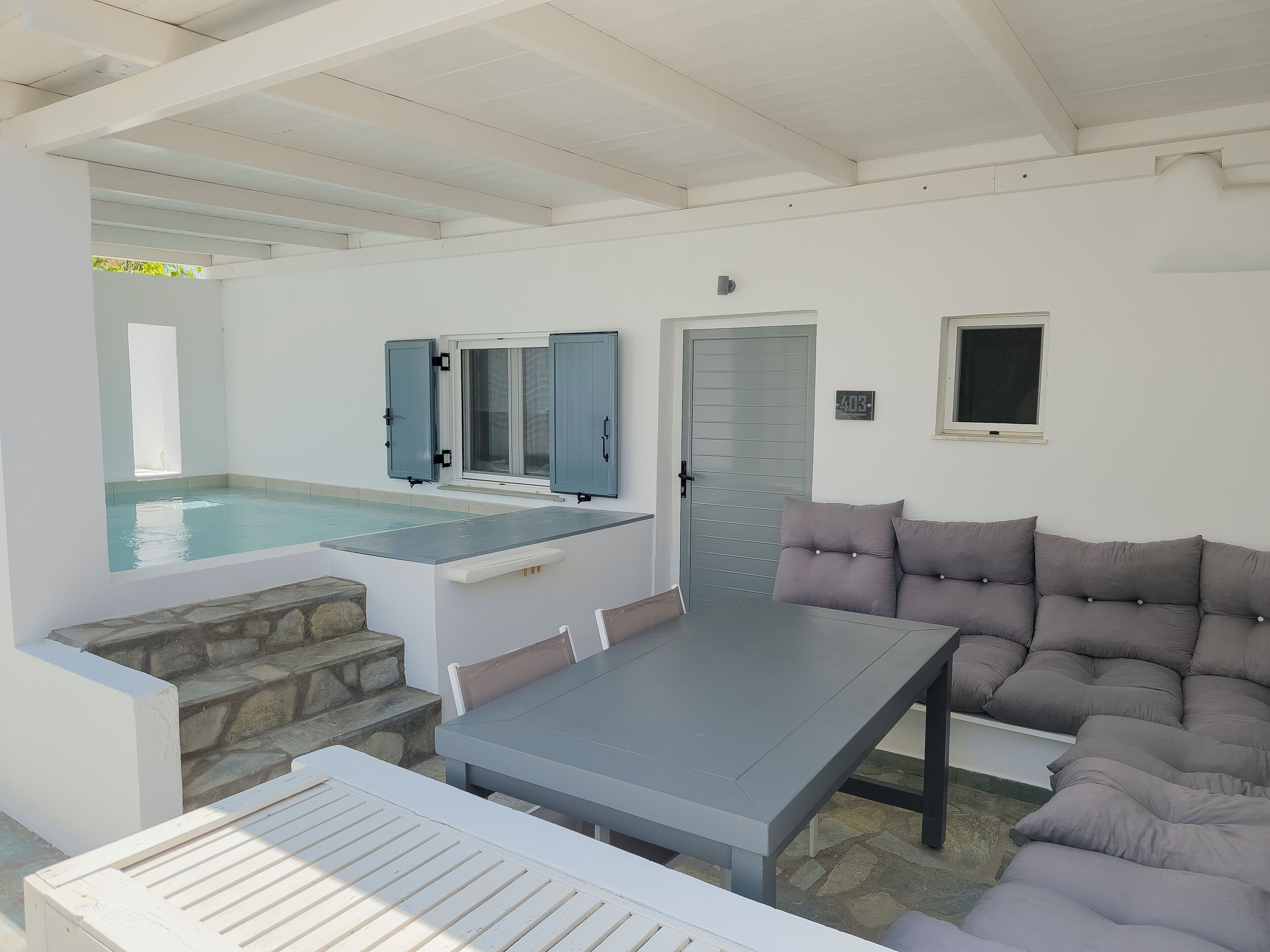 Roupas de cama premium, cofres nos quartos, individualmente decorados