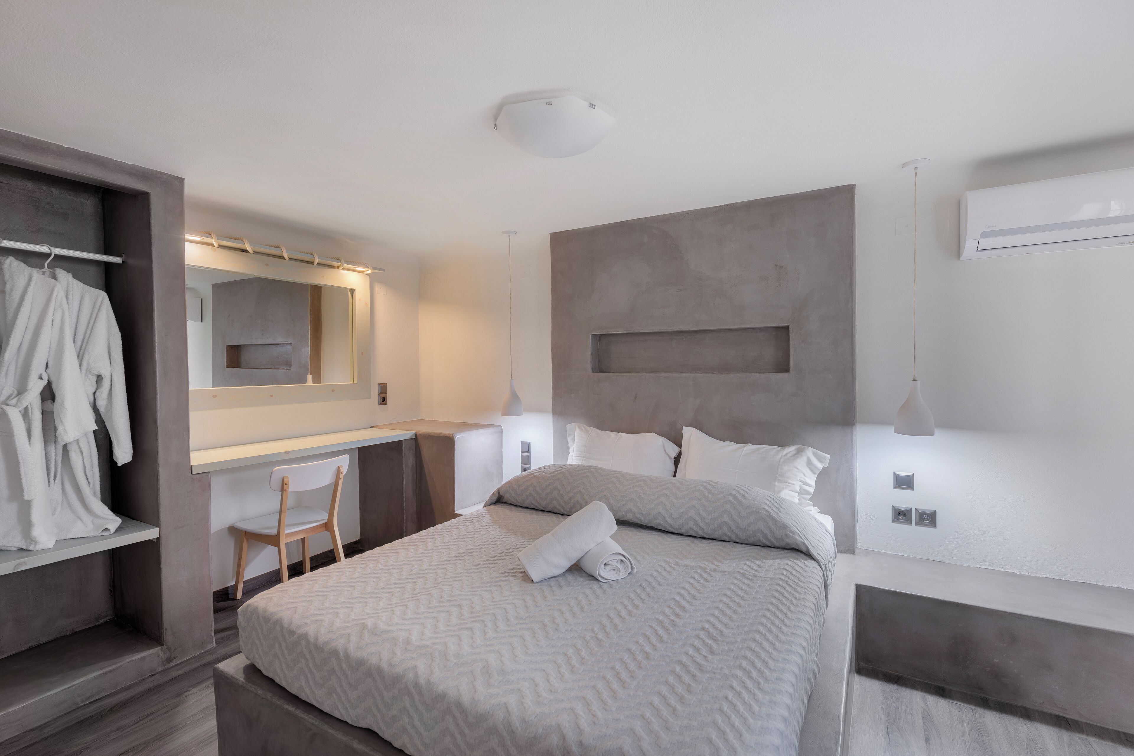 Deluxe Garden Suite with Private Pool | Roupas de cama premium, cofres nos quartos, individualmente decorados