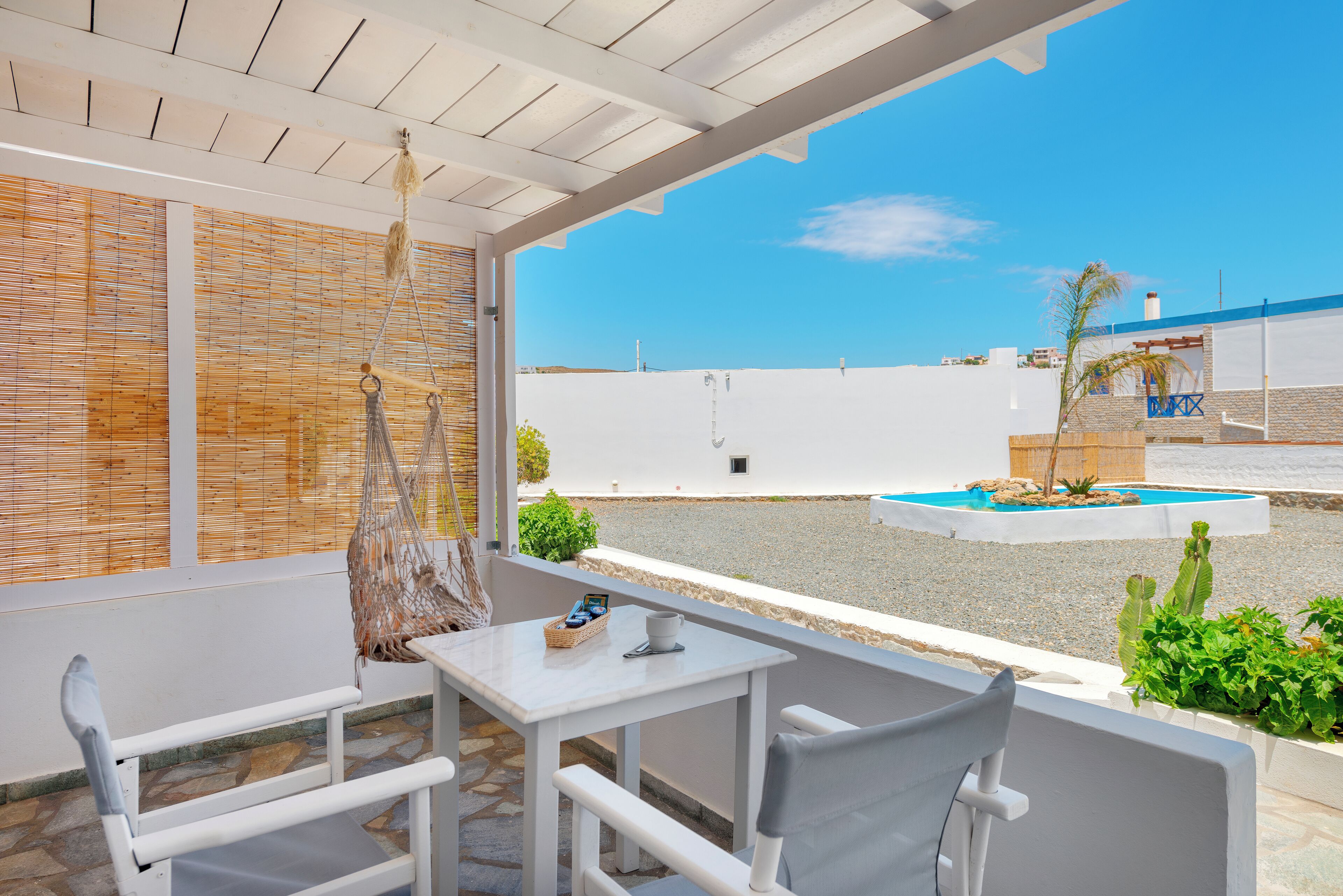 Roupas de cama premium, cofres nos quartos, individualmente decorados