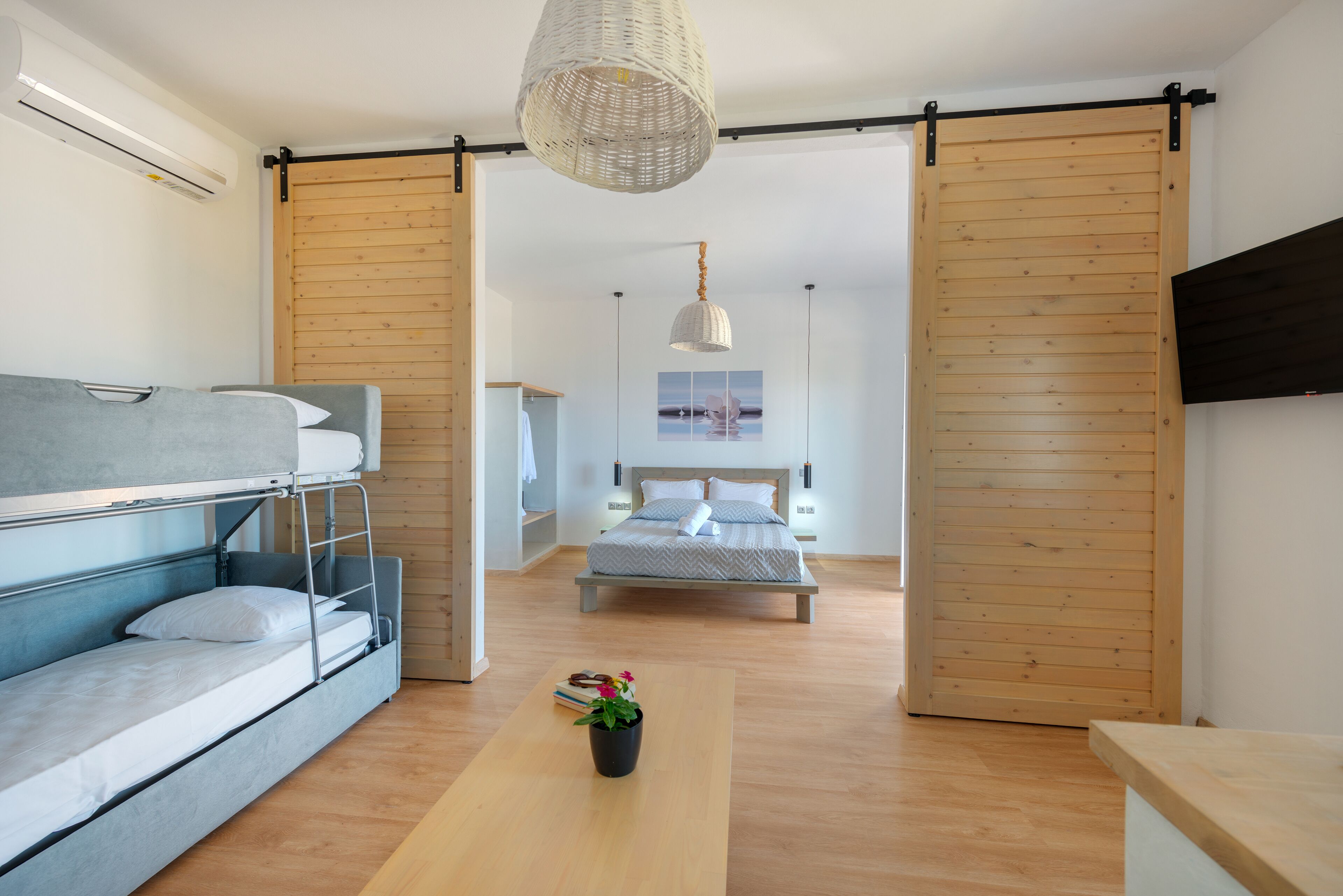 luxury spa suite sea view | 1 bedroom, premium bedding, in-room safe, individually decorated