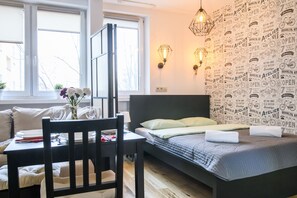 Apartment | 1 bedroom, iron/ironing board, free WiFi, bed sheets - Chmielna Superior (Warsaw)