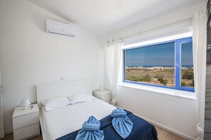 4 habitaciones, caja de seguridad en la habitación y escritorio 