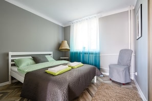 2 bedrooms, iron/ironing board, free WiFi, bed sheets