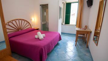 Standard Double Room, 1 Queen Bed, Non Smoking | Desk, blackout drapes, free WiFi, bed sheets