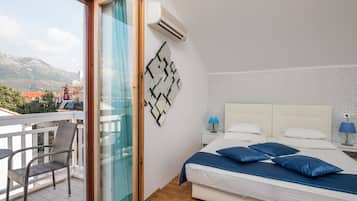 Estudio básico, balcón, vista al mar | Escritorio, wifi gratis y ropa de cama