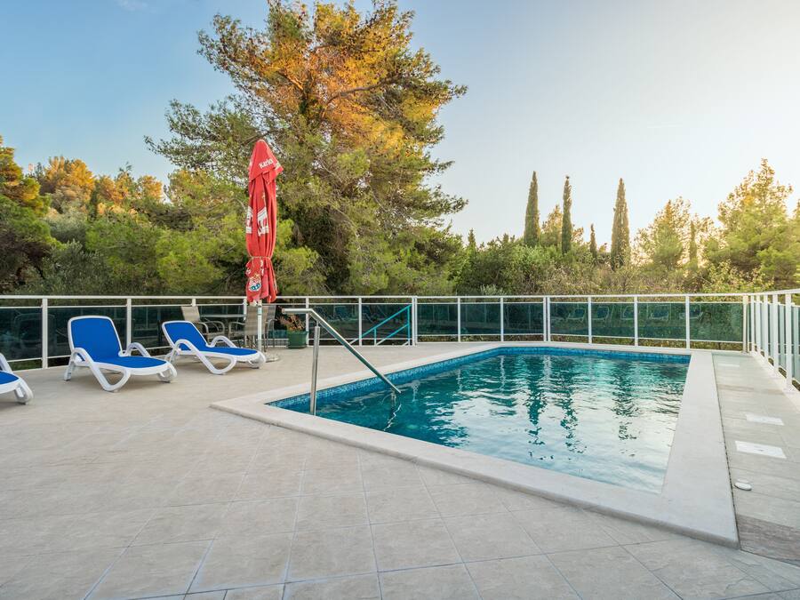 Seasonal outdoor pool, open 7:00 AM to 8:30 PM, sun loungers