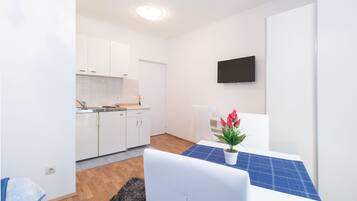 Classic Studio | In-room dining