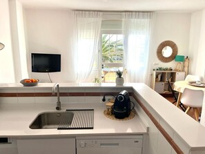 Refrigerador, microondas, horno y lavavajillas