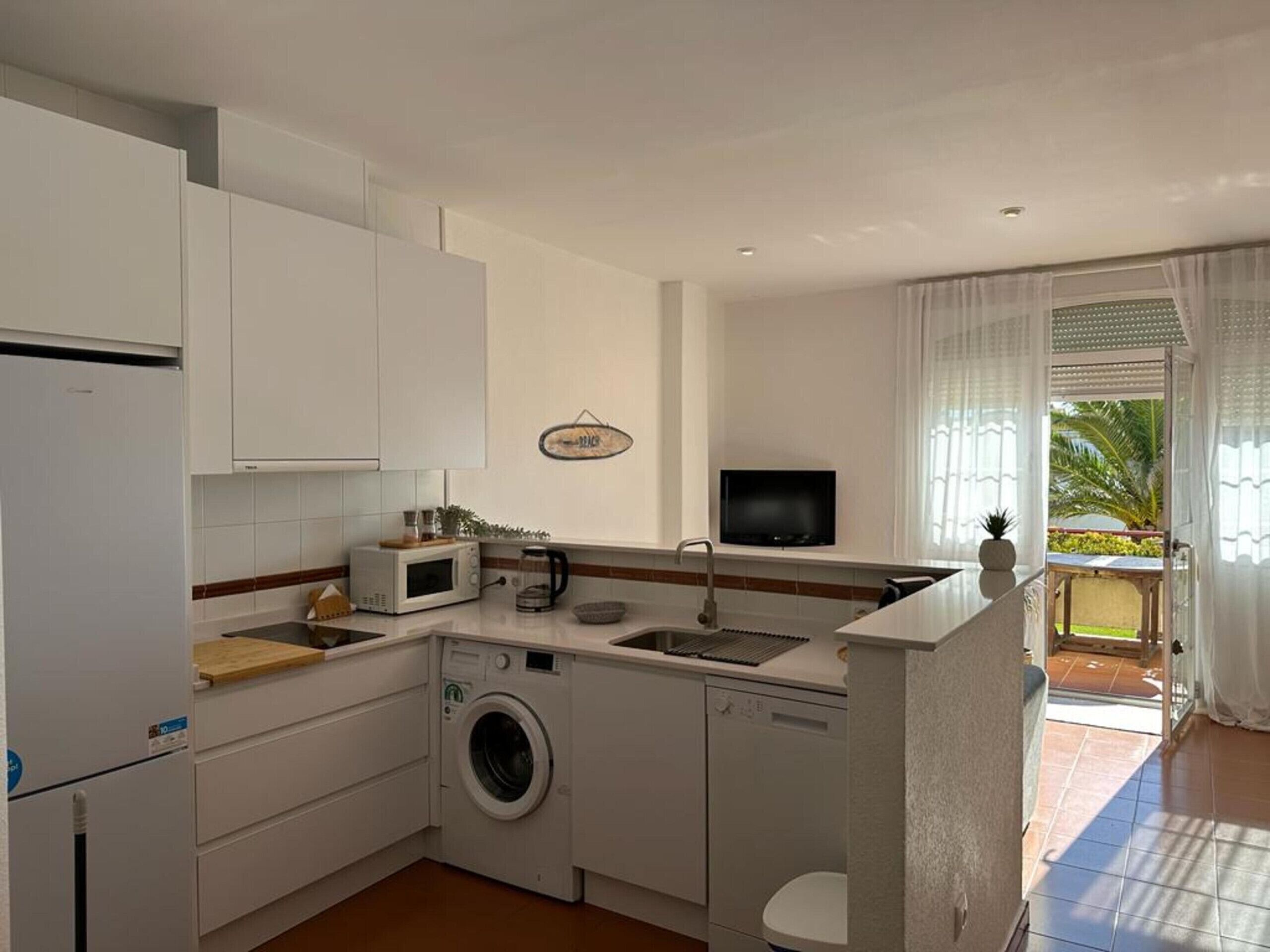 Réfrigérateur, micro-ondes, four, lave-vaisselle