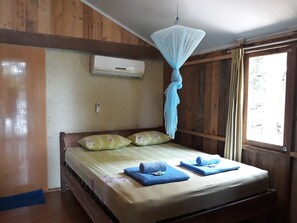 Hill Top | Desk, rollaway beds - Iboih Inn Resort & Resto (Sabang)