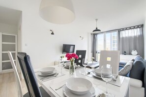Apartment | Living area - Rondo ONZ- Jana Pawla II 20 (Warsaw)