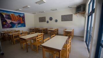 Ilmainen päivittäinen mannermainen aamiainen