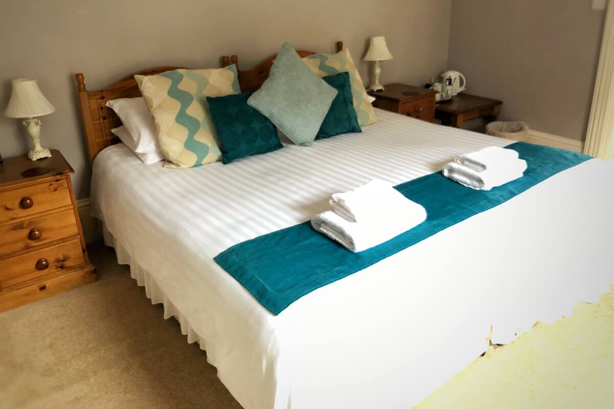 Superior Double Room, River View | Free WiFi, bed sheets