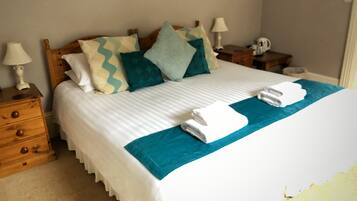 Habitación doble superior, vista al río | Wifi gratis y ropa de cama