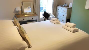 Standard Double Room | Free WiFi, bed sheets