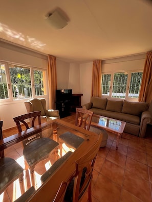 Villa, 3 Bedrooms (6 pax) | Living area | 26-inch flat-screen TV with satellite channels, TV - Marbella Villas (Marbella)