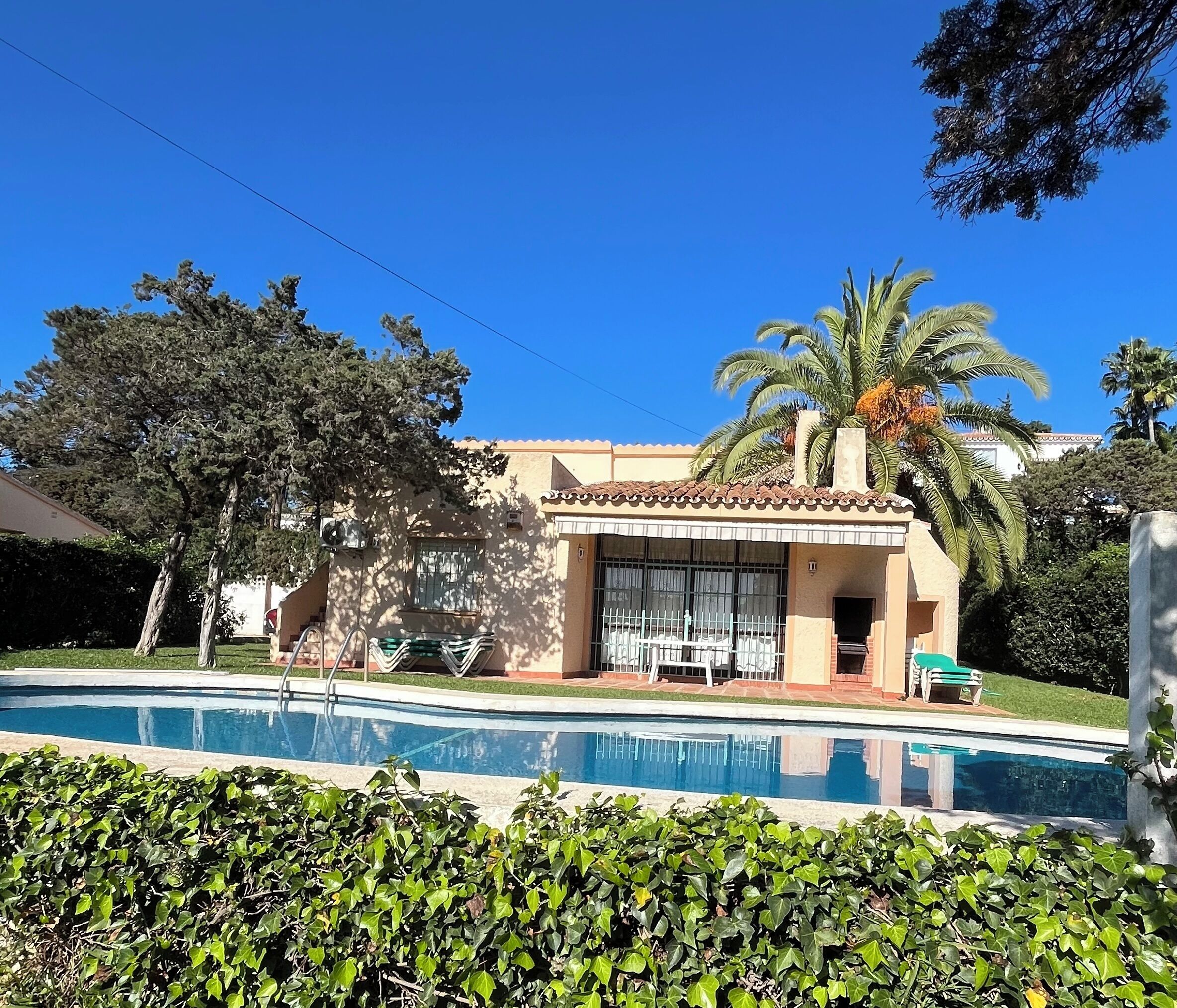 Perhehuvila, 2 makuuhuonetta | Tallelokero huoneessa, silitysrauta/-lauta, ilmainen Wi-Fi