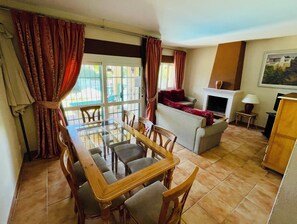 Televisión de pantalla plana