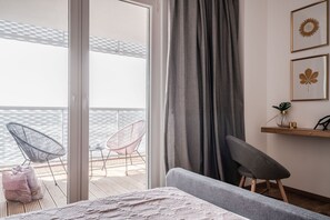 เอ็กซ์คลูซีฟอพาร์ทเมนท์, วิวแม่น้ำ | 1 ห้องนอน, เครื่องนอนระดับพรีเมียม, เตารีด/โต๊ะรีดผ้า, Wi-Fi ฟรี