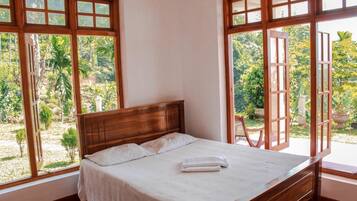 Apartamento básico, várias camas, para não fumantes, vista para a montanha | 3 quartos, roupas de cama premium, cofres nos quartos