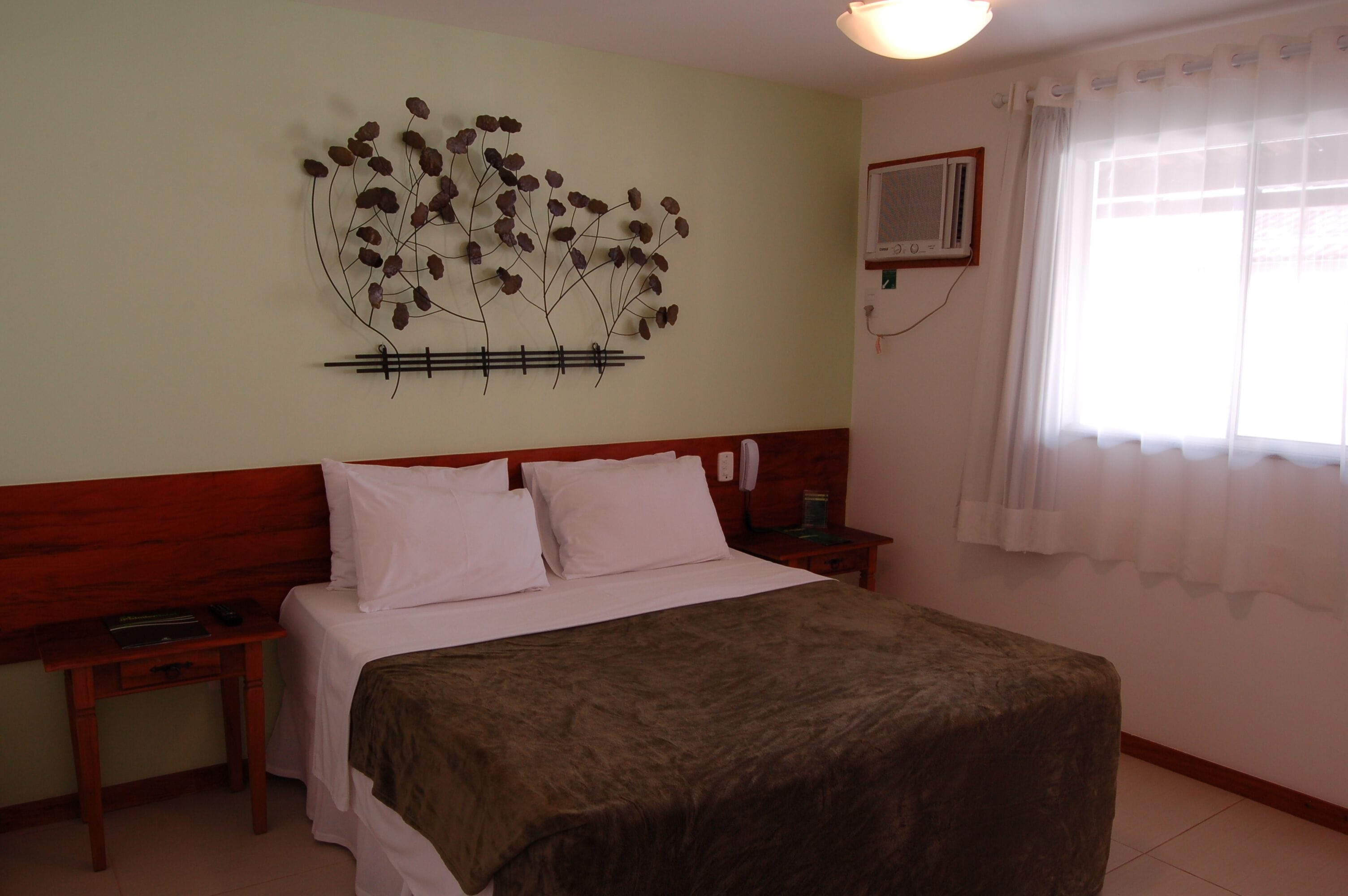 minibar, in-room safe, free wifi, bed sheets