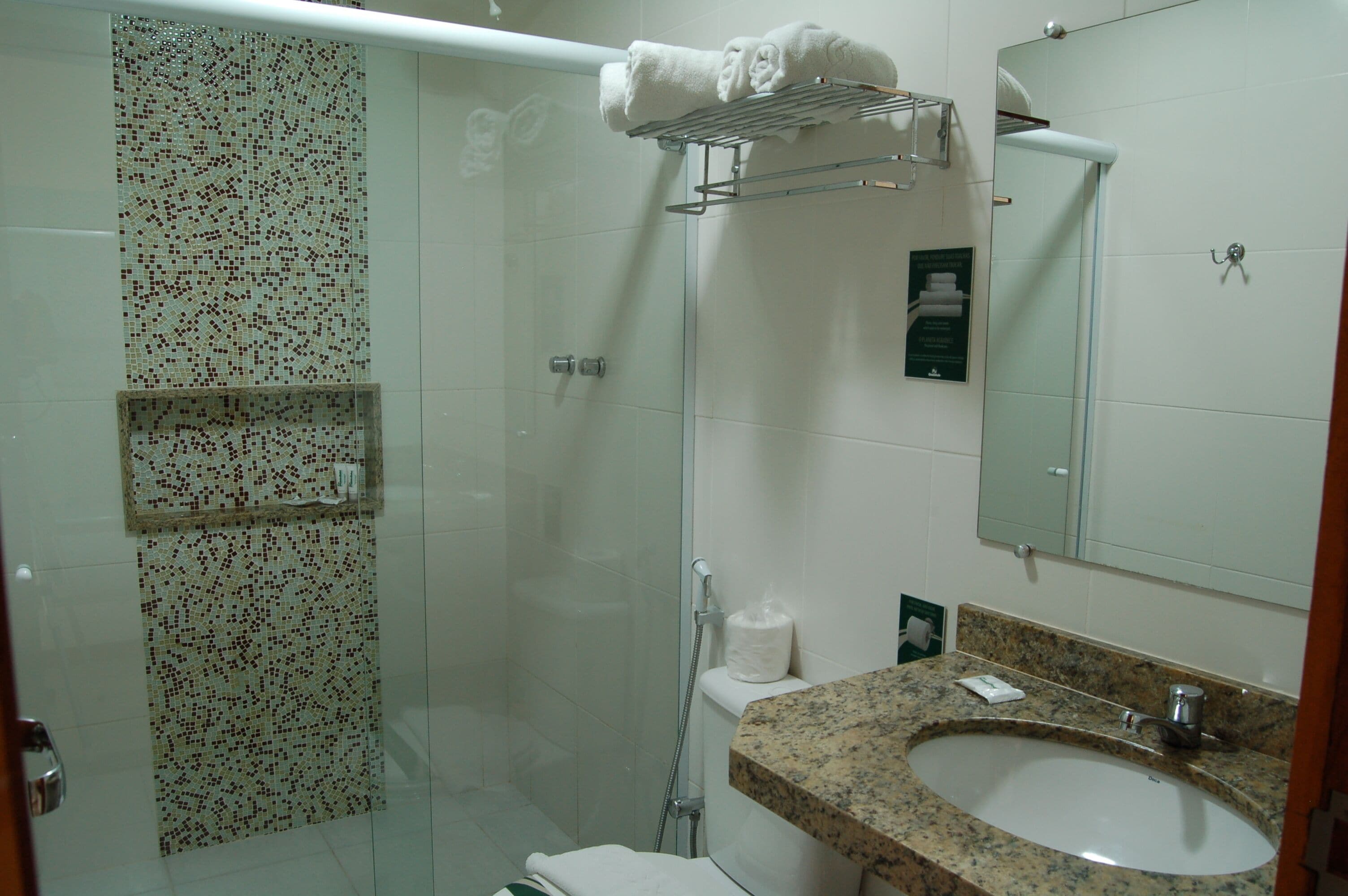 deluxe single room, 1 bedroom, accessible, non smoking | bathroom | shower, free toiletries, towels