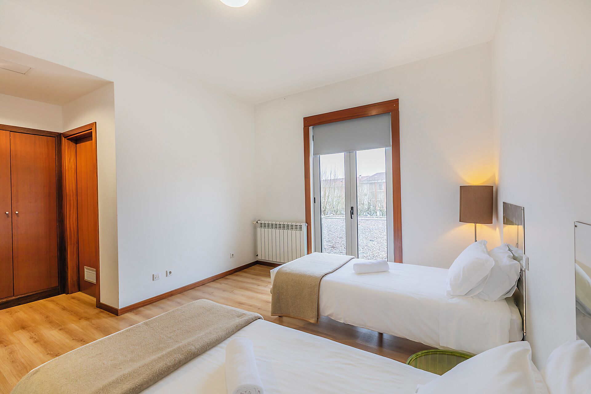 Double Room, 2 Twin Beds, Non Smoking | Bathroom | Shower, towels