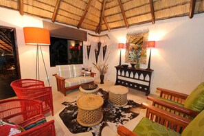 Lounge - The Merry Crab Beach Lodge (Port Edward)