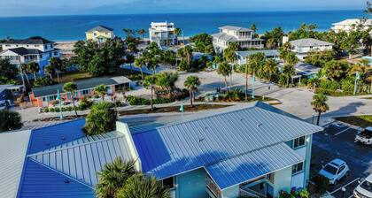 Luxury Beach Condo on Manasota Key !
650 feet to beach.