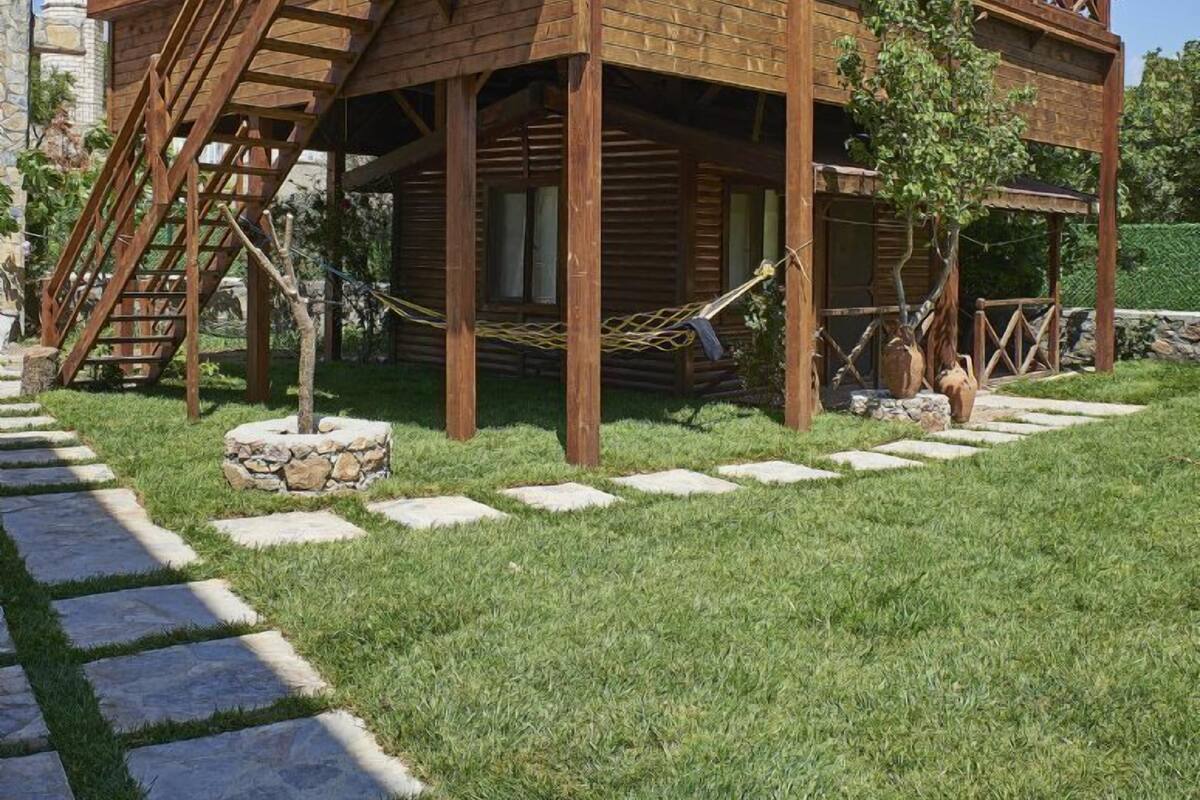 Bungalow | Desk, laptop workspace, free WiFi, bed sheets