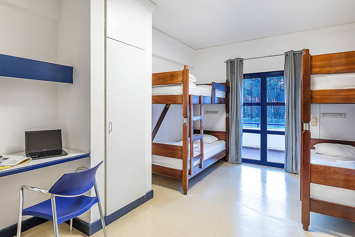 Phòng tập thể, chỉ dành cho nam, phòng tắm dùng chung (1 Bed in a 4-Bed Dorm) | Truy cập Internet không dây miễn phí, bộ trải giường 