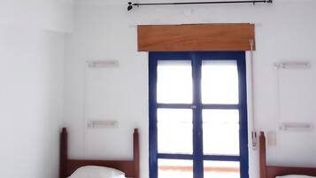 Twin Room, Shared Bathroom | Free WiFi, bed sheets