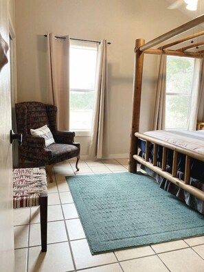 2 habitaciones, tabla de planchar con plancha y wifi gratis 