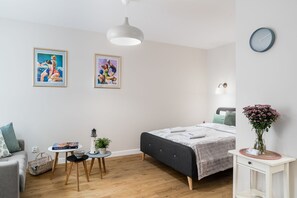 Premier Apartment | Iron/ironing board, cribs (free), WiFi (free), individually decorated - Marinus Apartments Spa (Gdansk)