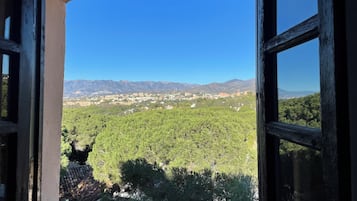 Appartement, 2 slaapkamers (6 pax) | Woonruimte | Een flatscreentelevisie en een dvd-speler