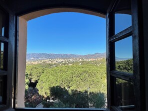 Leilighet, 2 soverom (6 pax) | Oppholdsområde | Flatskjerm-TV og DVD-spiller