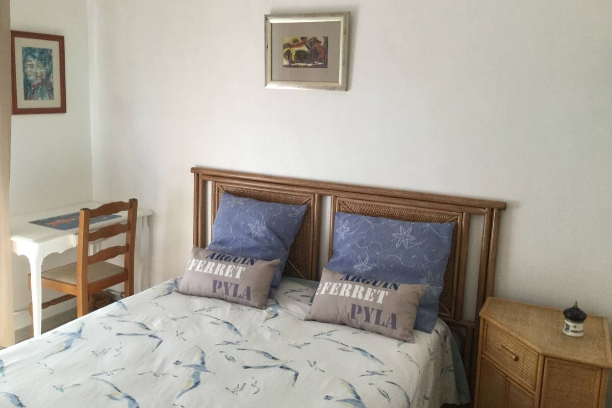 Camas Select Comfort, muebles diferentes y escritorio