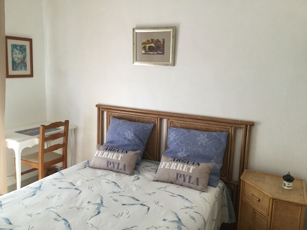 Select Comfort beds, individually furnished, desk, blackout curtains