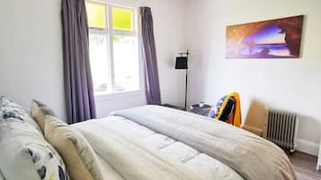 3 bedrooms, iron/ironing board, free WiFi, bed sheets
