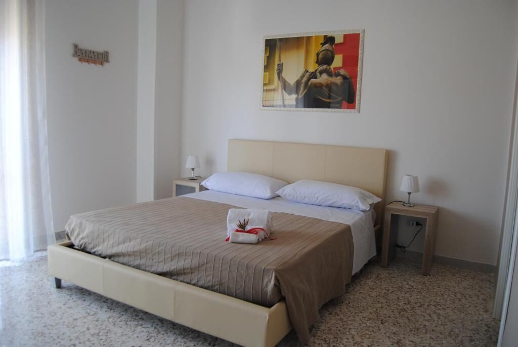 Bureau, chambres insonorisées, fer et planche à repasser, Wi-Fi gratuit