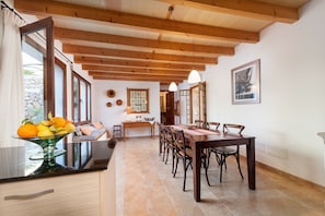 Dining - CAL TIO - Chalet with terrace in Caimari. Free WiFi (Selva)