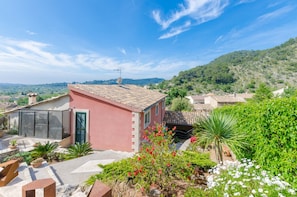 Property grounds - CAL TIO - Chalet with terrace in Caimari. Free WiFi (Selva)