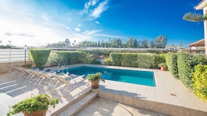 Unclassified image, 4 of 25, button - Renee Villa (Paralimni)