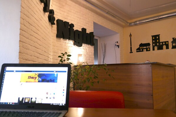 Reception - Day & Night - Hostel (Odesa)