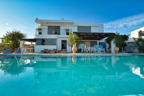 Outdoor pool - Villa Azalea (Paralimni)