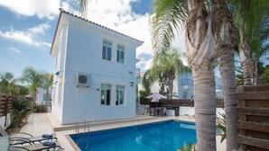 Seasonal outdoor pool - Mesogios Villas (Paralimni)