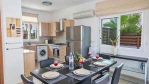 Villa, Private Pool | In-room dining - Mesogios Villas (Paralimni)