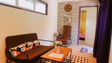Superior Cabin, Hill View